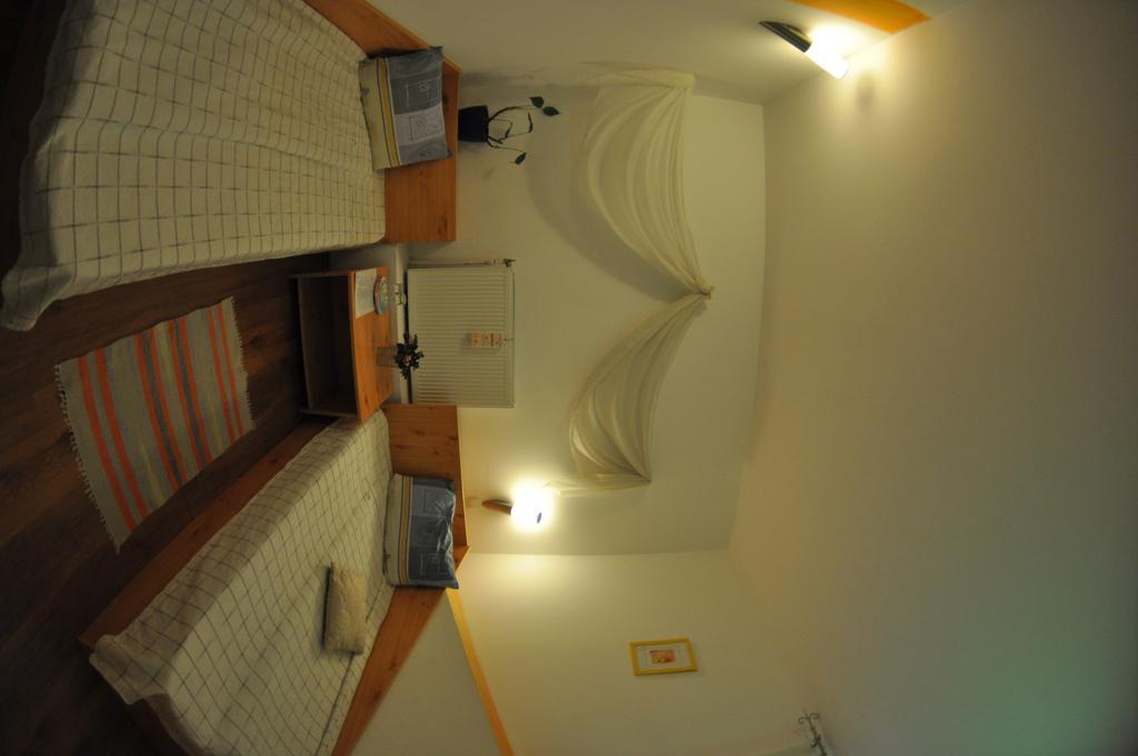 Bistro-Pension La Teleferic Sinaia Buitenkant foto