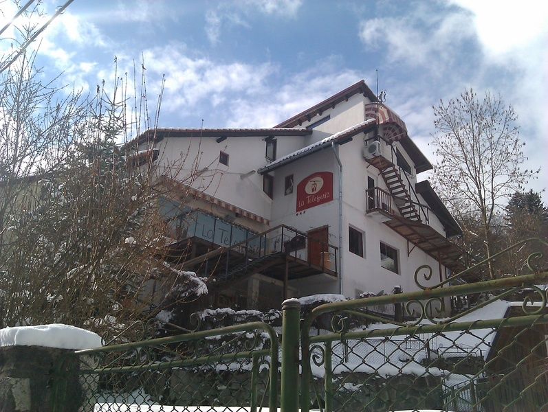 Bistro-Pension La Teleferic Sinaia Buitenkant foto
