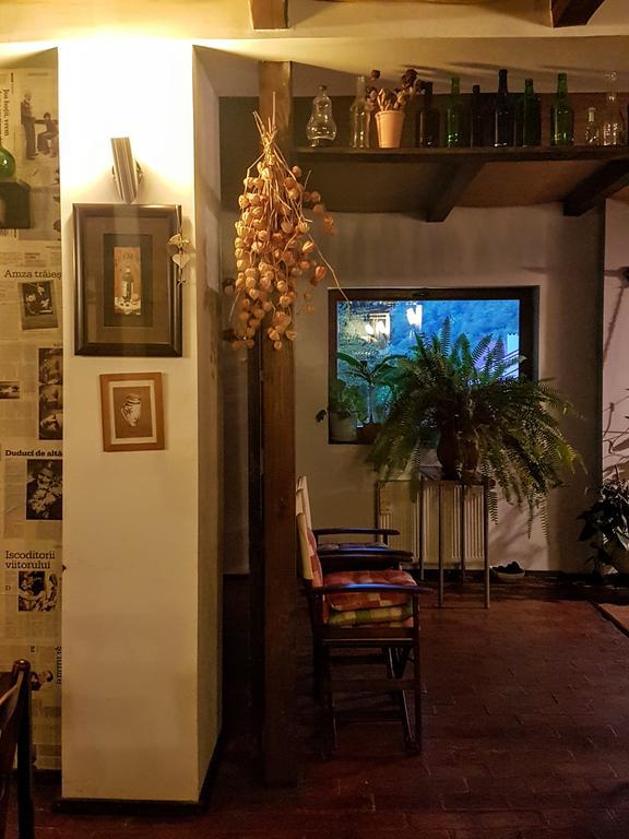 Bistro-Pension La Teleferic Sinaia Buitenkant foto