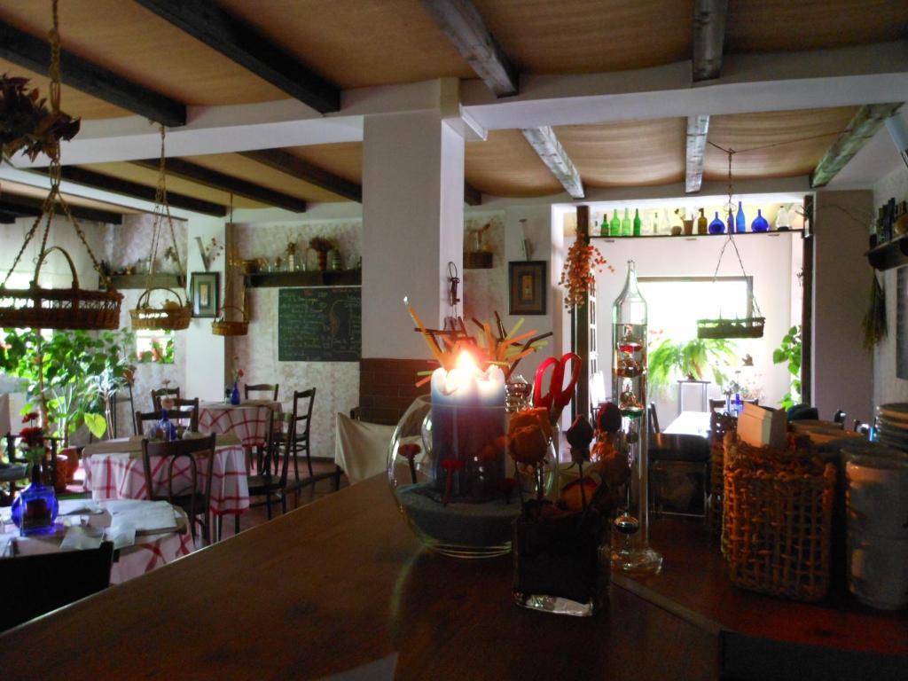 Bistro-Pension La Teleferic Sinaia Buitenkant foto